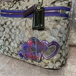 COACH Poppy シルバー グレー Coach Poppy Grey & Silver Metallic Signature Hippie Jacquard